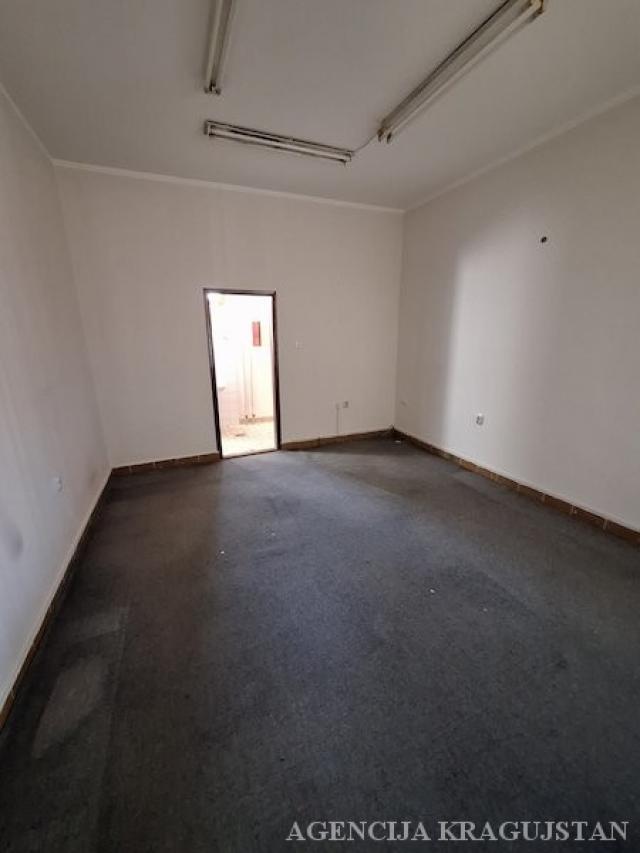 Izdavanje, Lokal, 21. 00m2 , Centar