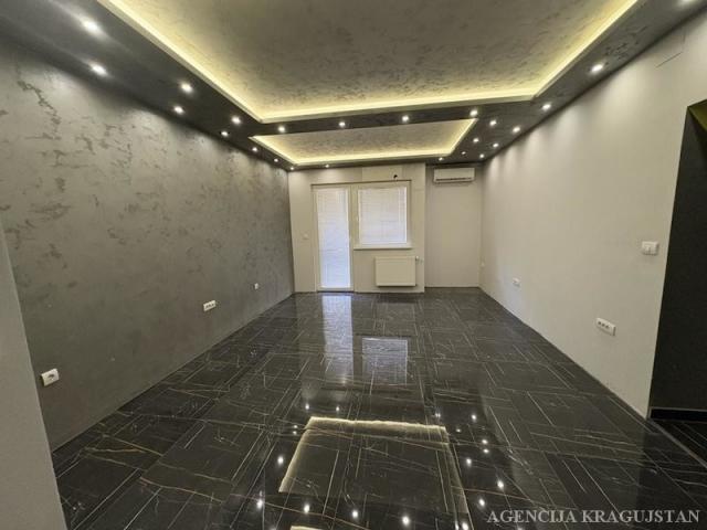 Izdavanje, Stan, 41. 00m2 , Centar