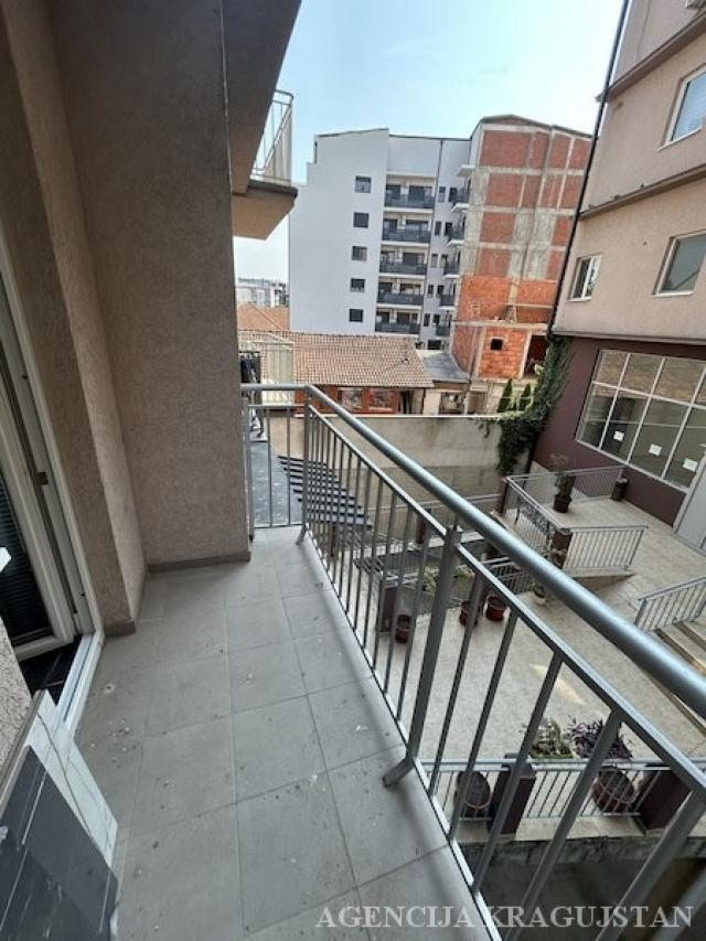 Izdavanje, Stan, 41. 00m2 , Centar