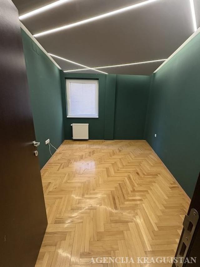 Izdavanje, Stan, 41. 00m2 , Centar