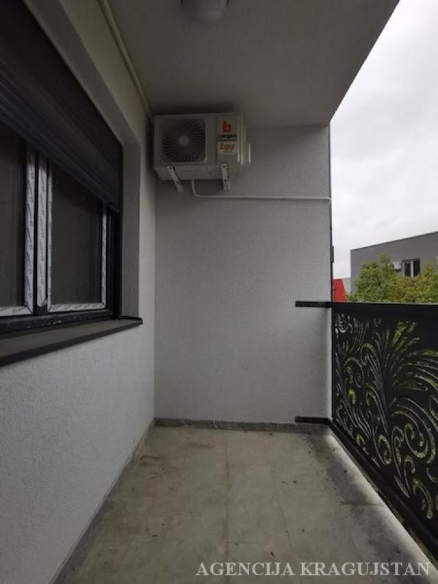 Izdavanje, Stan, 51. 00m2 , Centar