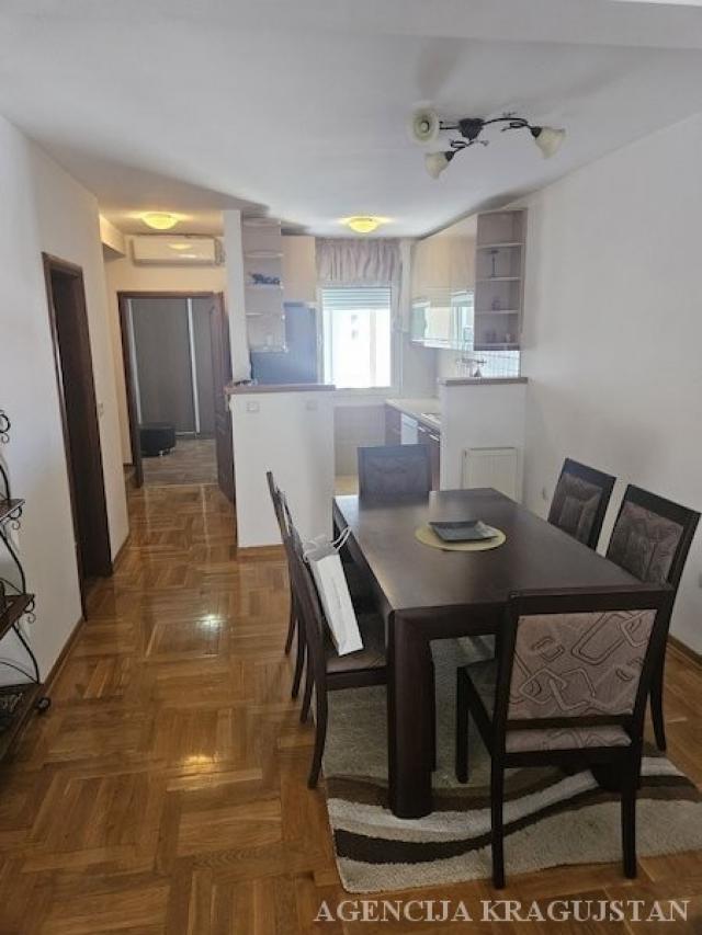 Prodaja, Stan, 90. 00m2 , Centar