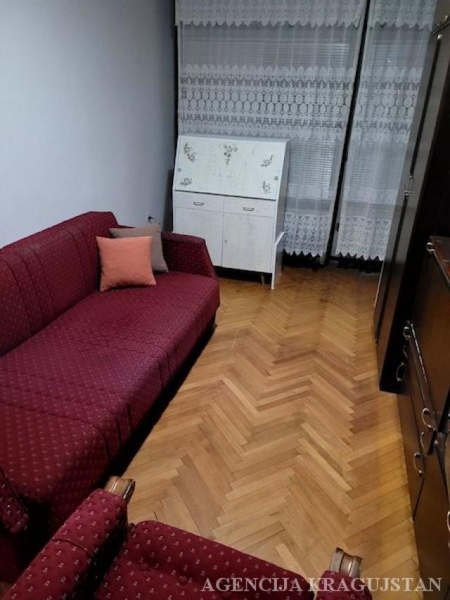 Izdavanje, Stan, 45. 00m2 , Centar