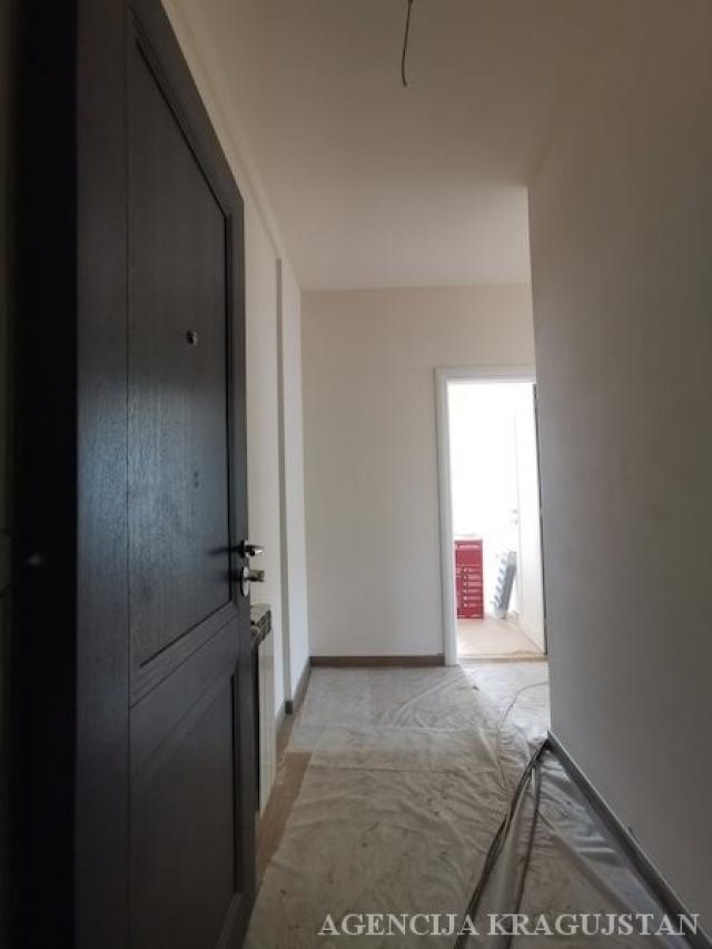 Prodaja, Stan, 51. 00m2 , Centar