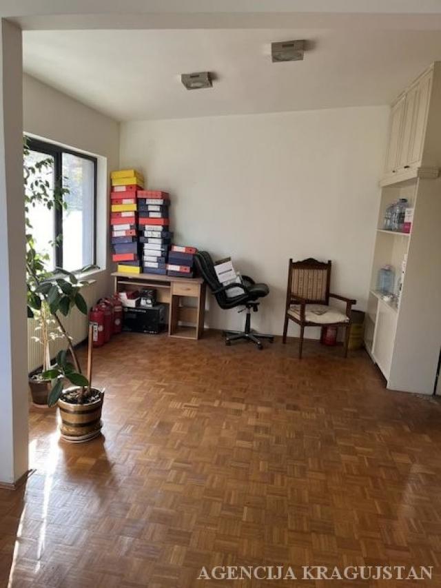 Izdavanje, Lokal, 36. 00m2 , Kragujevac