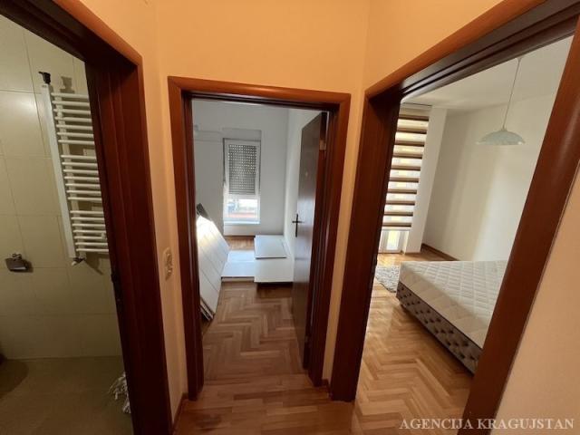 Izdavanje, Stan, 58. 00m2 , Centar