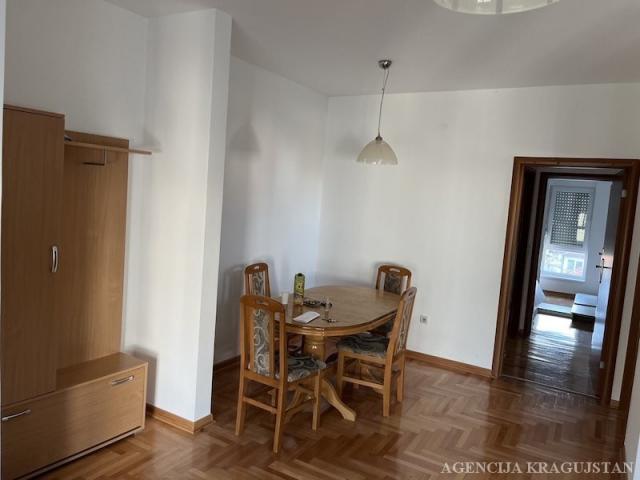 Izdavanje, Stan, 58. 00m2 , Centar