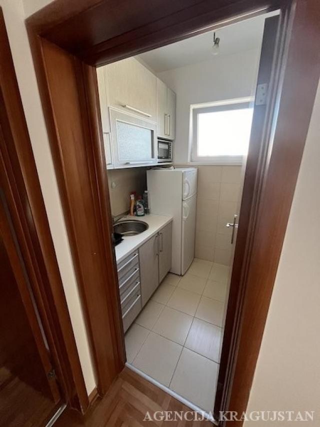 Izdavanje, Stan, 58. 00m2 , Centar