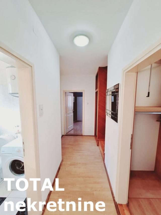 4 Četvorosoban stan NOVI SAD, 232800€