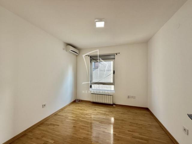 Lekino brdo, Rade Končara, Duplex ID#9250