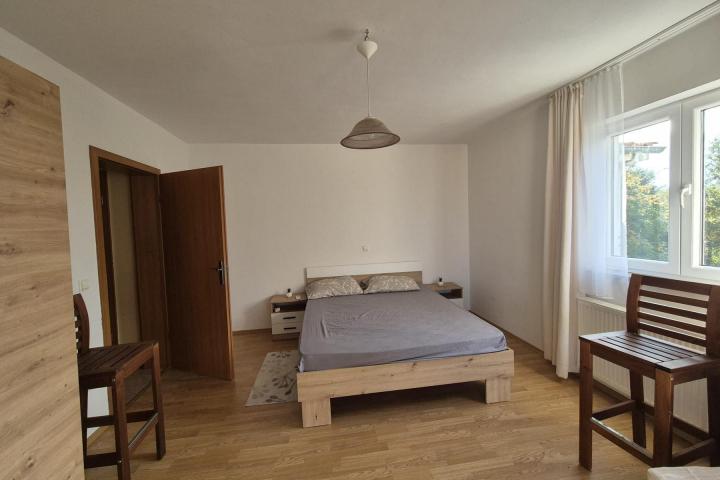 Istra, Radmani, obiteljska kuća s 2 apartmana