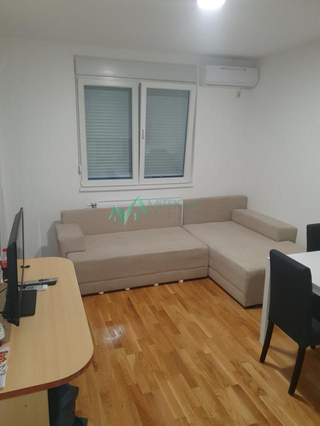 Izdavanje, Stan, 40m2 , Grbavica - Telep