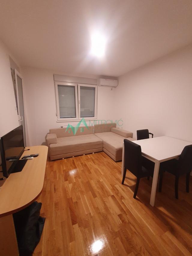 Izdavanje, Stan, 40m2 , Grbavica - Telep