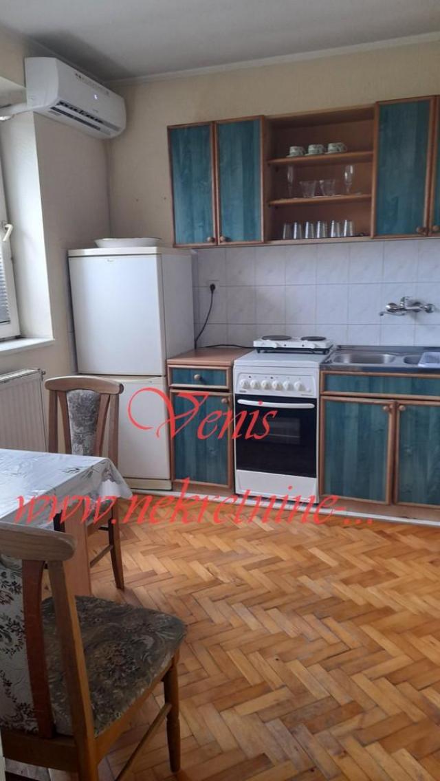 DETELINARA  ul. Banatska – 200 Eur USELJIV ID#2403