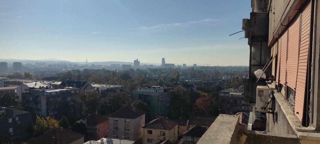 Zemun, Ohridska, stan sa pogledom ka Gardošu i Dunavu .. 