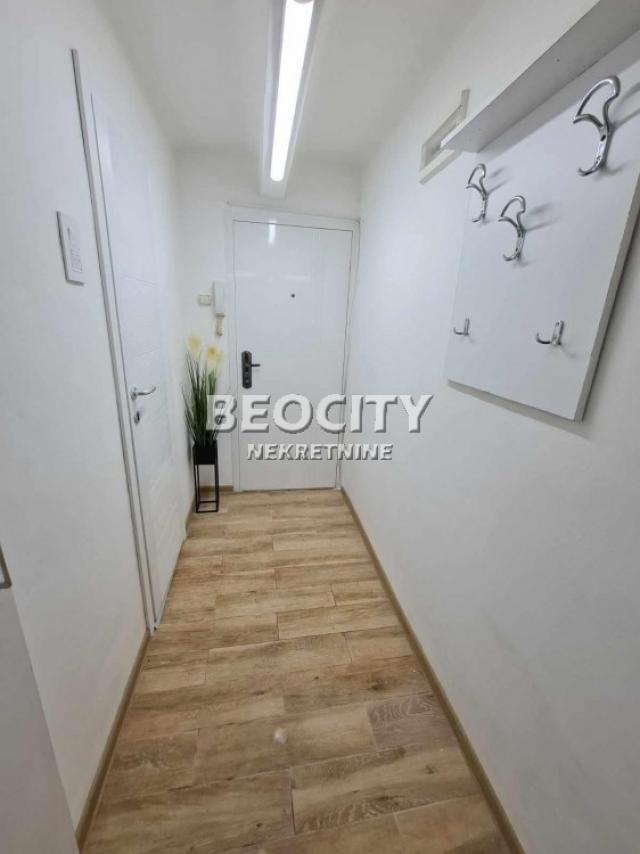 Stari grad, Trg Nikole Pašića, Kosovska, 2. 0, 38m2, 550EUR