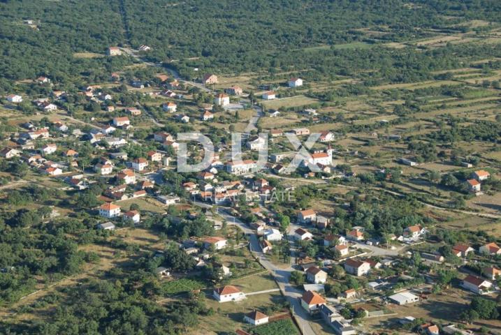 ZADAR, POLJICA - Građevinsko zemljište 3700 m2