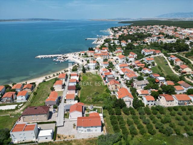 ZADAR, VRSI - Građevinsko zemljište na 30m od mora