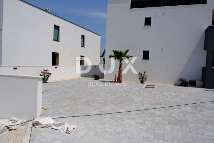 ZADAR, VRSI - Elegant apartment with garden and terrace, 2nd floor