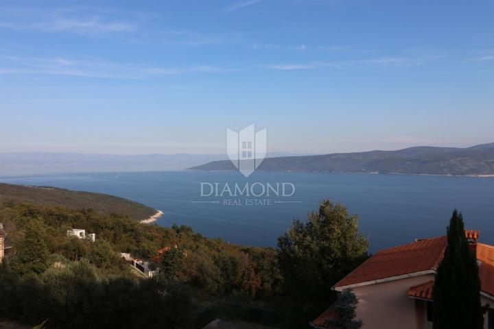 Labin, surroundings, house in a great location with a beautiful view of the sea