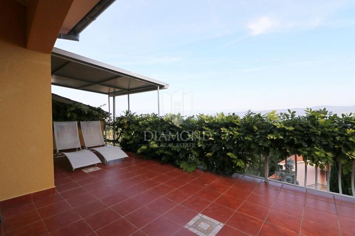 Labin, surroundings, house in a great location with a beautiful view of the sea