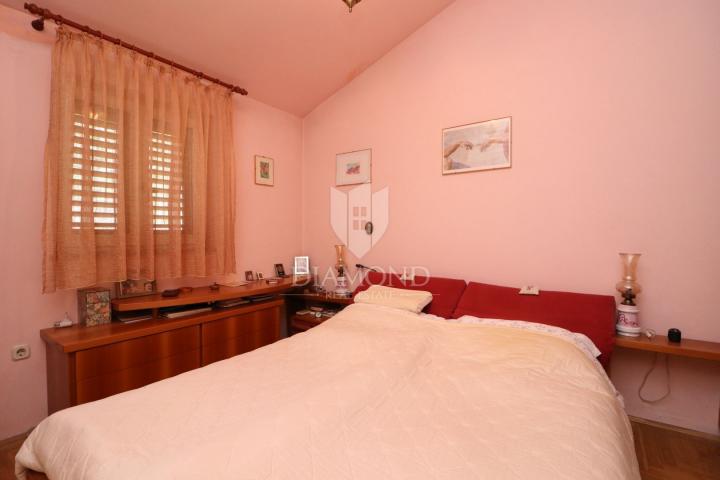 Labin, surroundings, house in a great location with a beautiful view of the sea