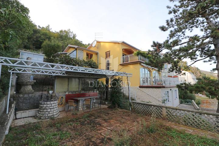 Labin, surroundings, house in a great location with a beautiful view of the sea