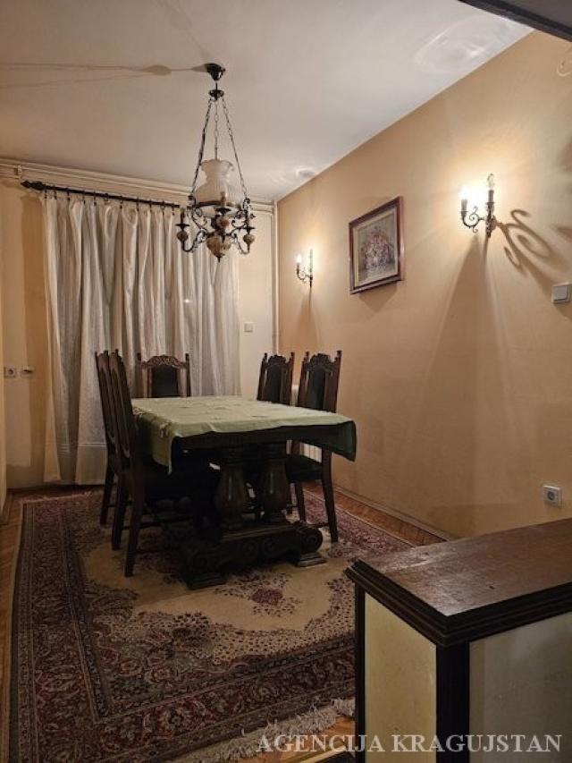 Izdavanje, Kuća, 280. 00m2 , Erdoglija