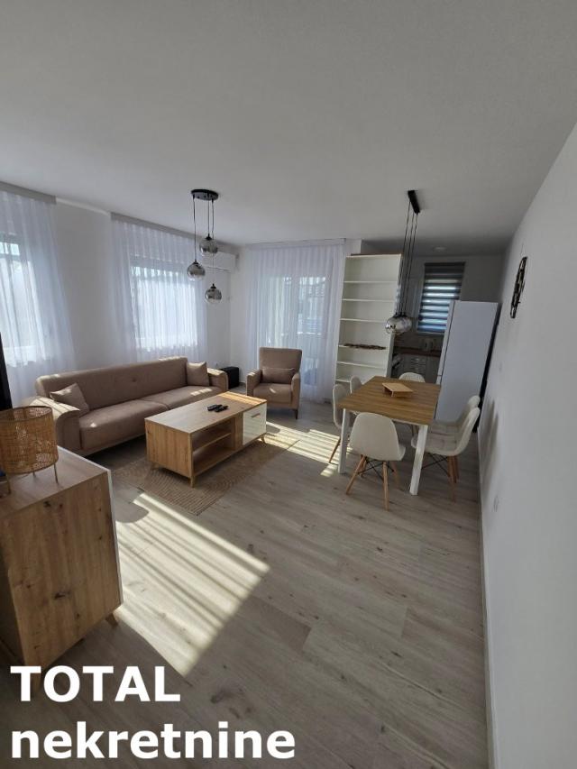 4. 5 Četvoroiposoban stan NOVI SAD, 183340€