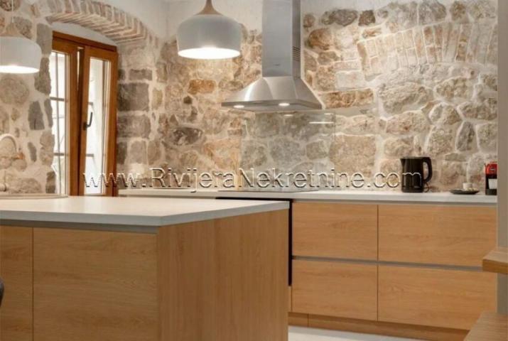 For sale house in Kotor