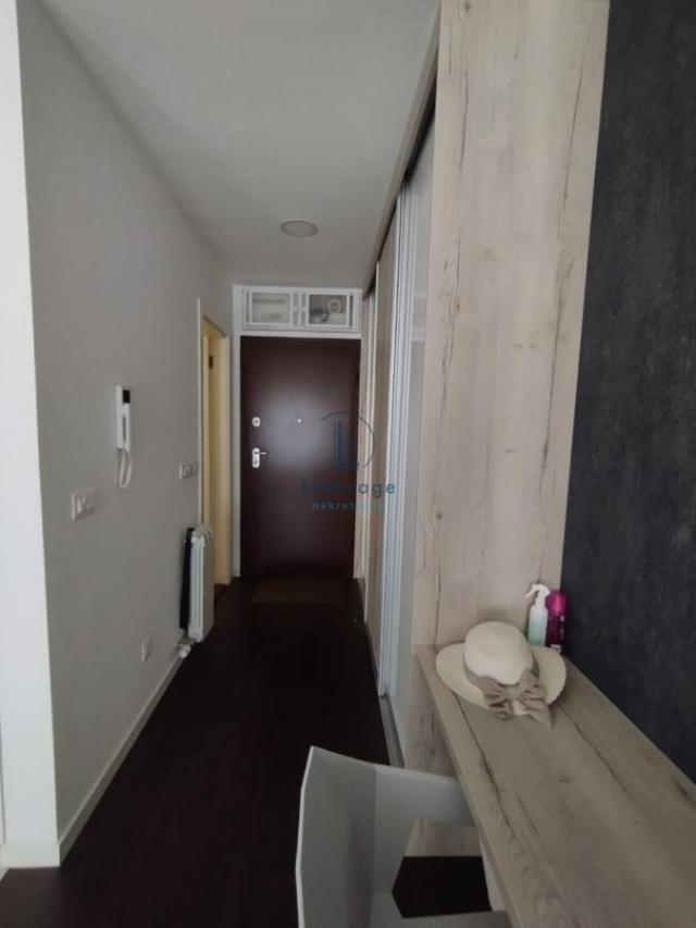 Lux, Novi Beograd, A blok, 30 m2