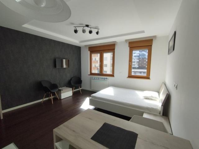 Lux, Novi Beograd, A blok, 30 m2