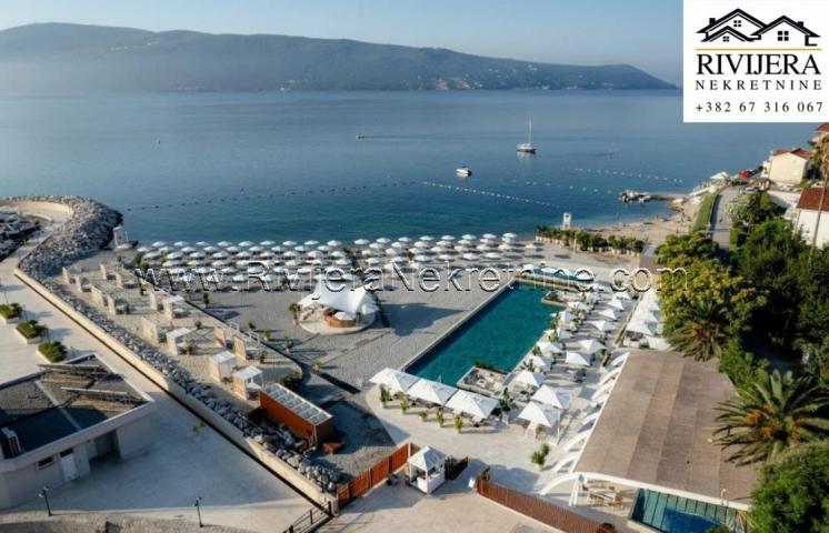 For sale luxurious apartment in the Lazure complex Herceg Novi