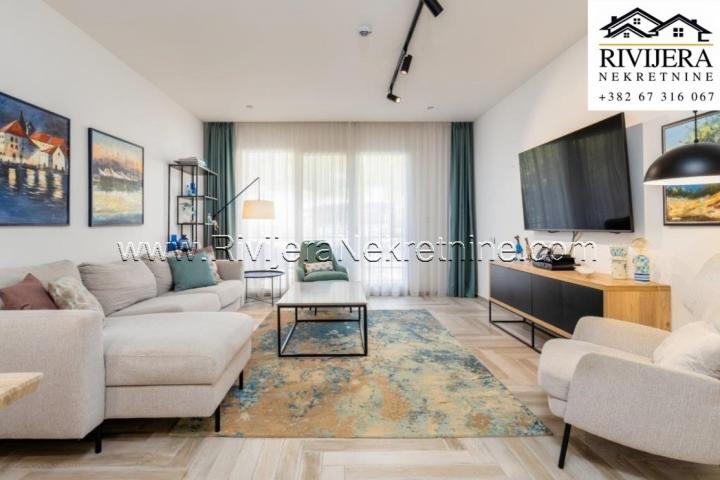 For sale luxurious apartment in the Lazure complex Herceg Novi