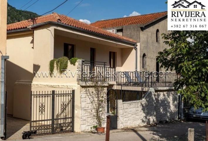 For sale house in Kotor