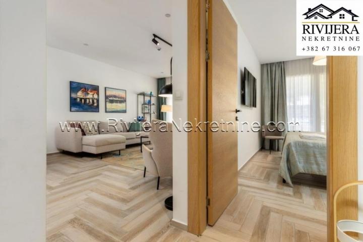 For sale luxurious apartment in the Lazure complex Herceg Novi