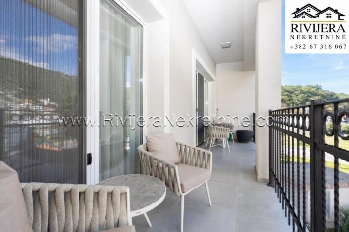 For sale luxurious apartment in the Lazure complex Herceg Novi