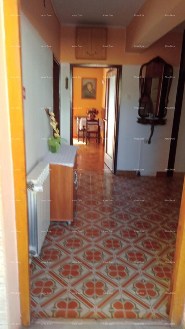 Kuća Prodaja kuće s apartmanima u Puli  blizu mora, s pogledom na more