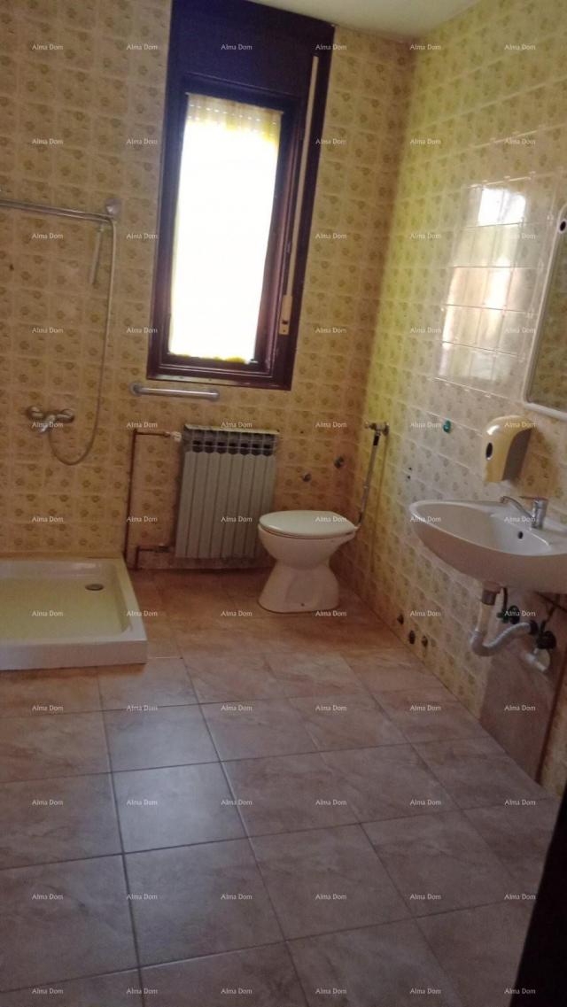 Kuća Prodaja kuće s apartmanima u Puli  blizu mora, s pogledom na more