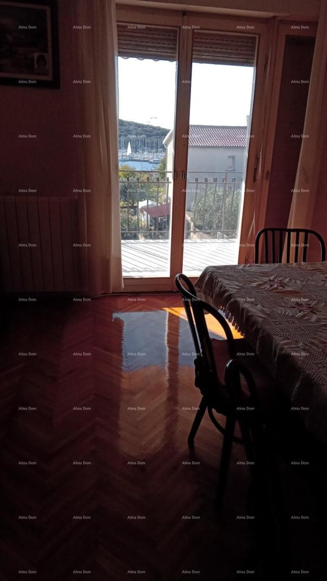 Kuća Prodaja kuće s apartmanima u Puli  blizu mora, s pogledom na more