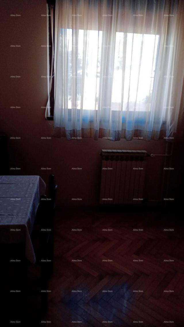 Kuća Prodaja kuće s apartmanima u Puli  blizu mora, s pogledom na more