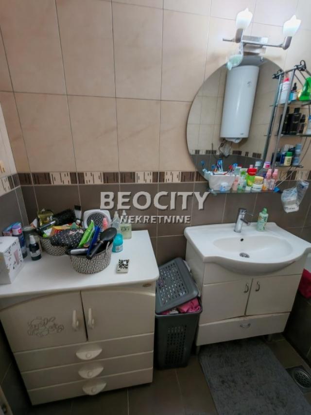 Novi Beograd, Bežanijska kosa 2, Ljubinke Bobić , 2. 5, 64m2, 158000EUR