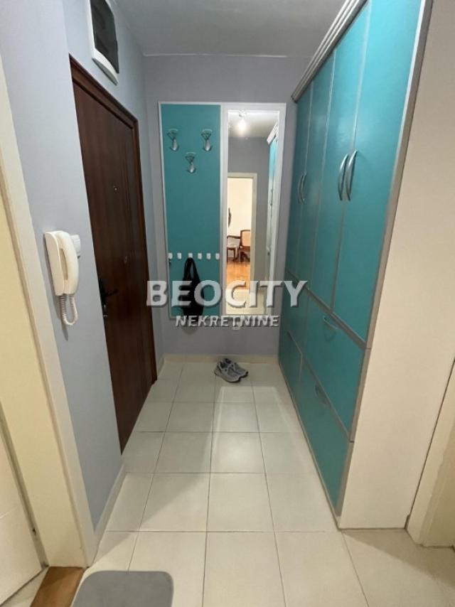 Novi Sad, Telep, Ilariona Ruvarca, 1. 5, 44m2, 450EUR