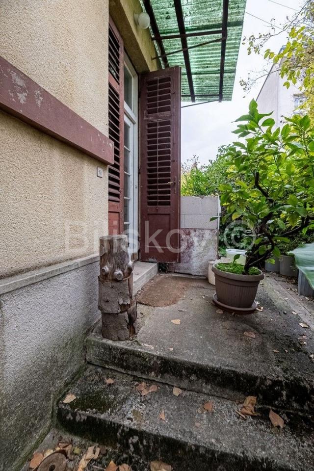 Prodaja, Zagreb, Pantovčak, samostojeća secesijska villa 