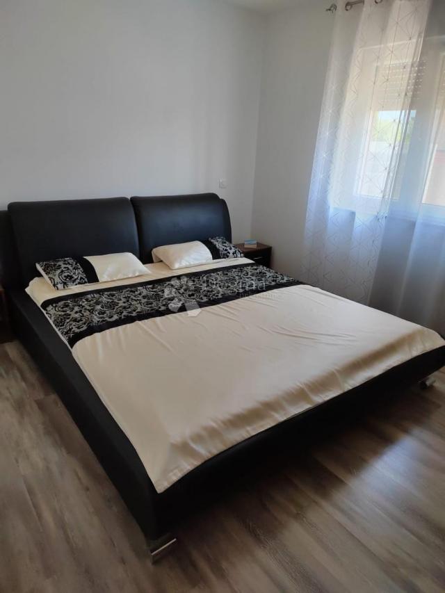 PRIZEMNICA NOVIJE GRADNJE 108m2 - PULA