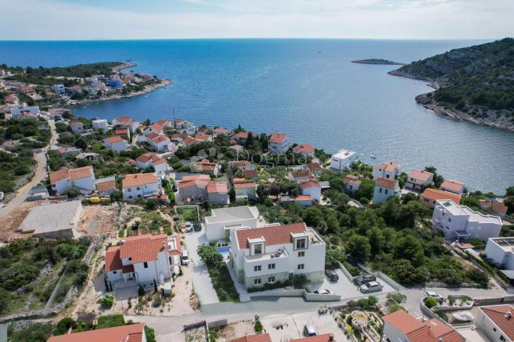 STIVAŠNICA - PENTHOUSE F POTKROVLJE S TERASOM I POGLEDOM NA MORE