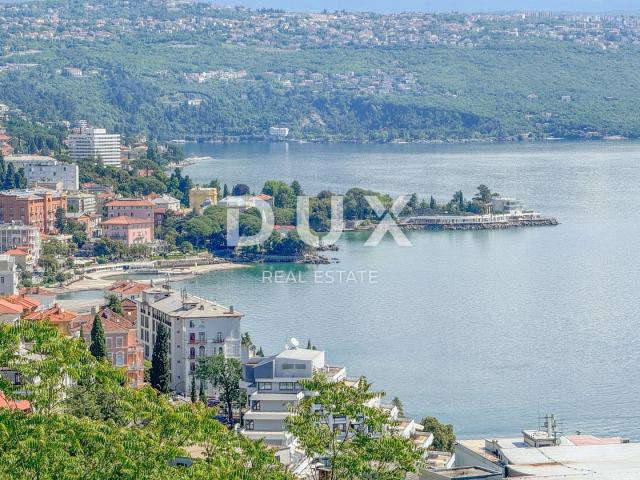 OPATIJA, CENTAR - stan u potkrovlju s pogledom u novogradnji iznad centra Opatije 