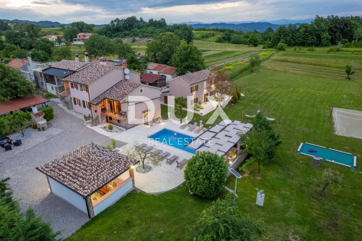 ISTRIA, PIĆAN - Romantic estate with three villas