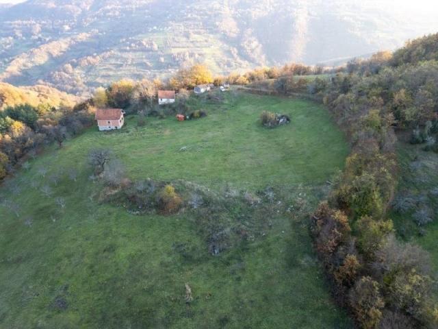 Prodaje se polj. gazdinstvo sa 3 objekta , 4, 76 ha, Čauševići, Prijepolje