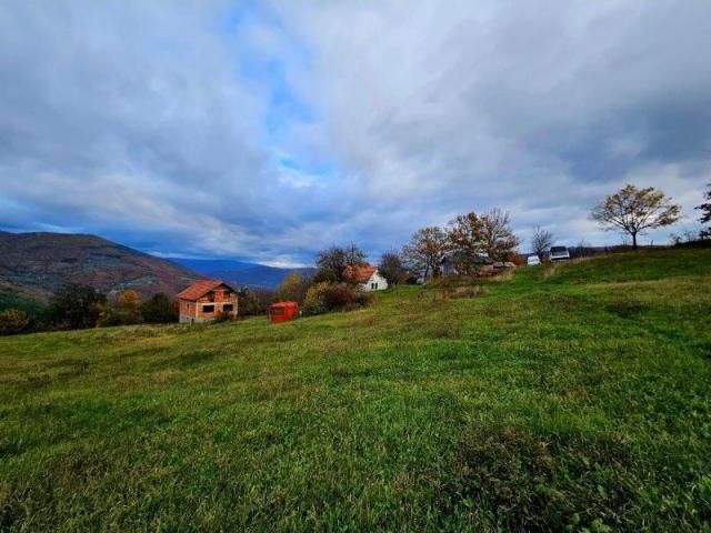 Prodaje se polj. gazdinstvo sa 3 objekta , 4, 76 ha, Čauševići, Prijepolje